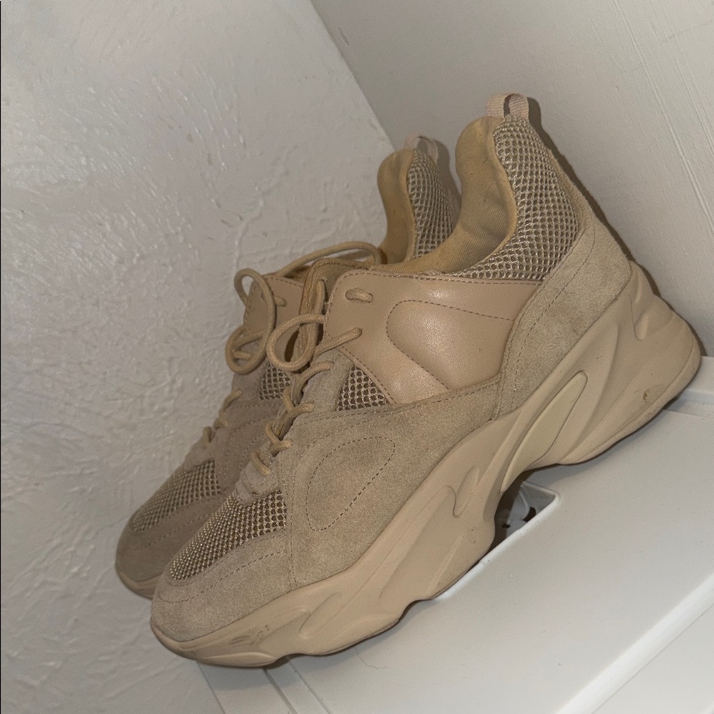 Steve Madden Beige Sneakers
